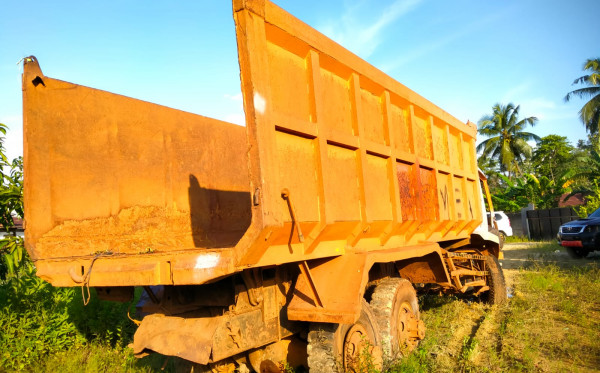 MITSUBISHI Fuso FN 527 ML (6×4) M/T