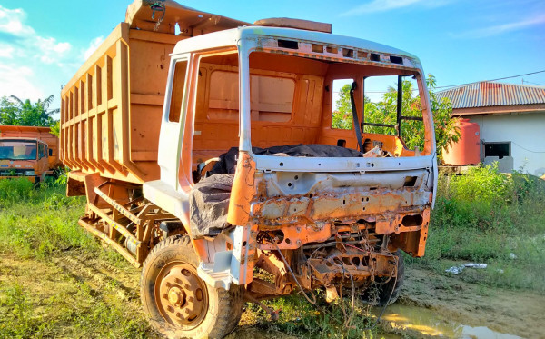 MITSUBISHI Fuso FN 527 ML (6×4) M/T