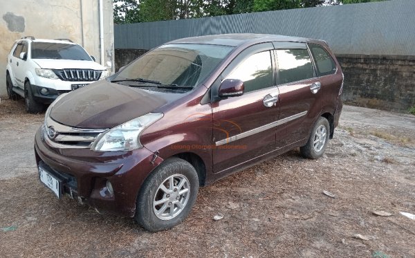 DAIHATSU XENIA