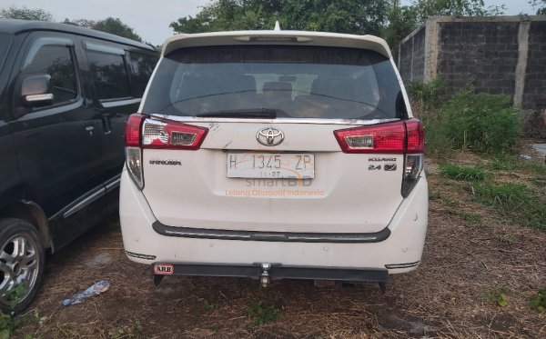 TOYOTA INNOVA 2.4 V