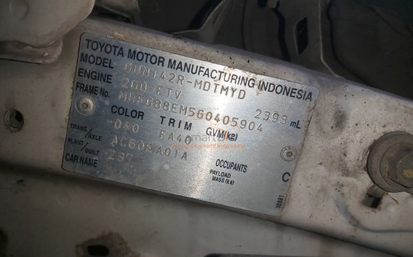 TOYOTA INNOVA 2.4 V