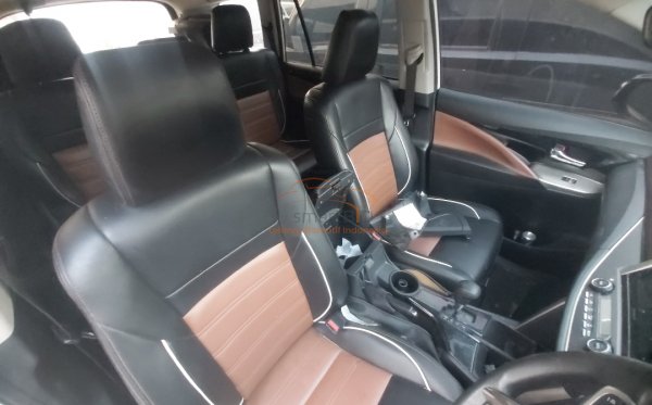 TOYOTA INNOVA 2.4 V