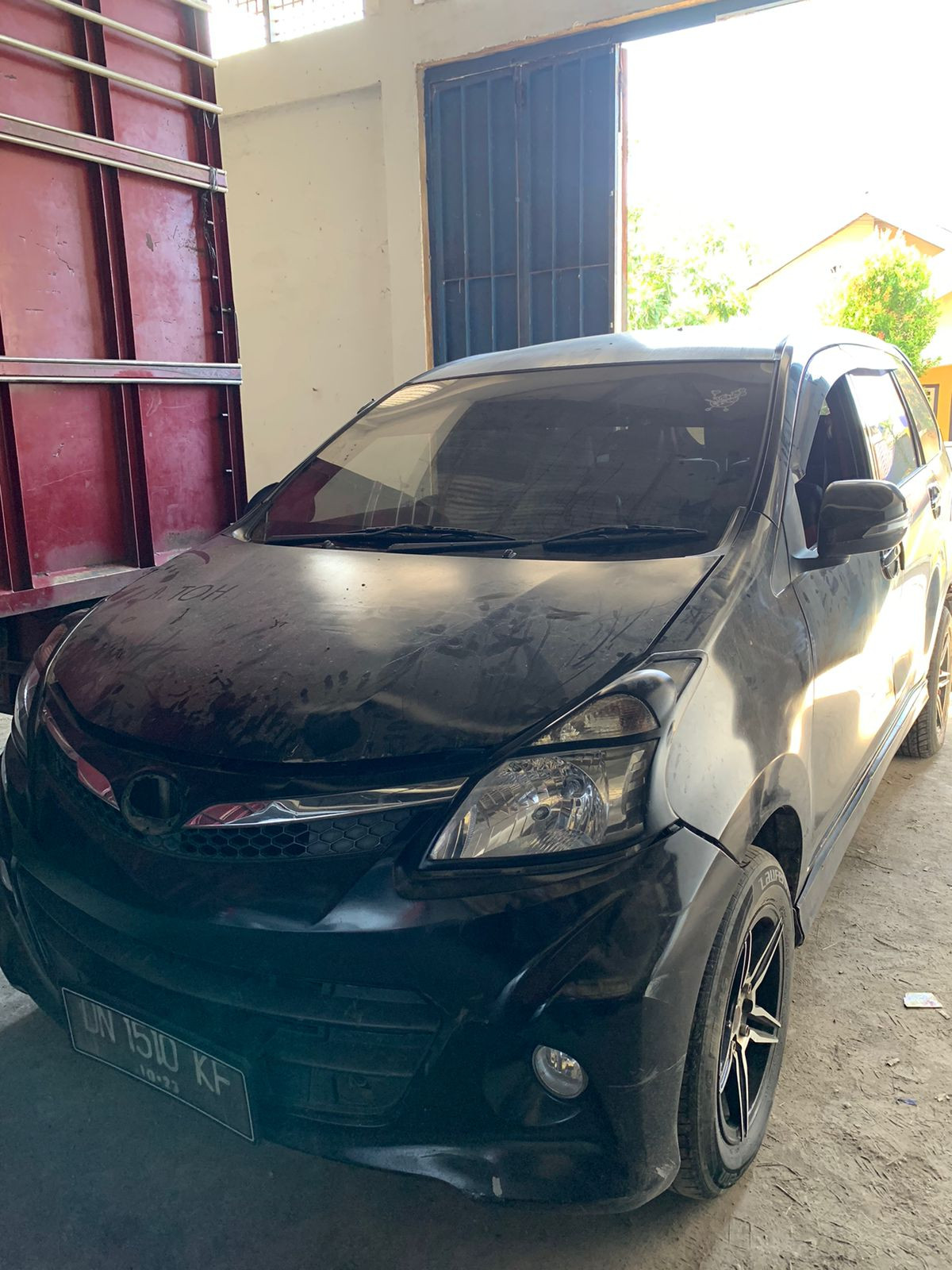 TOYOTA AVANZA VELOZ