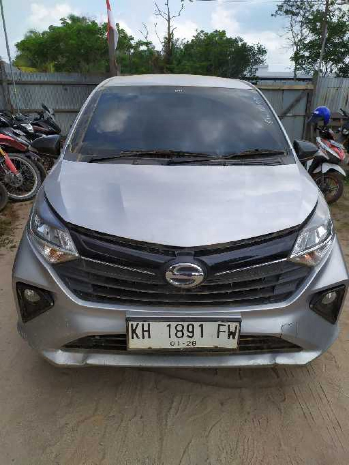 DAIHATSU SIGRA R