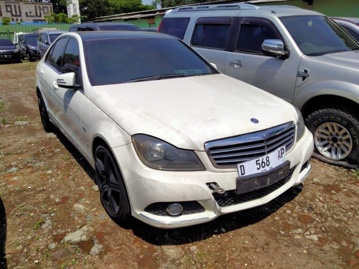 Mercedes Benz c180 панорамная крыша