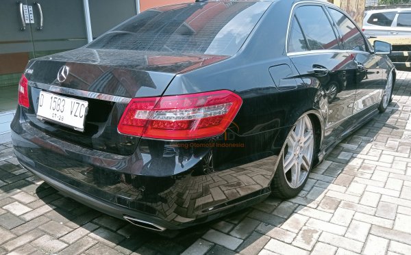 MERCEDESBENZ E300