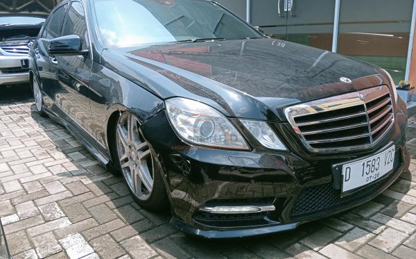 MERCEDESBENZ E300