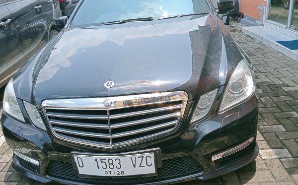 MERCEDESBENZ E300