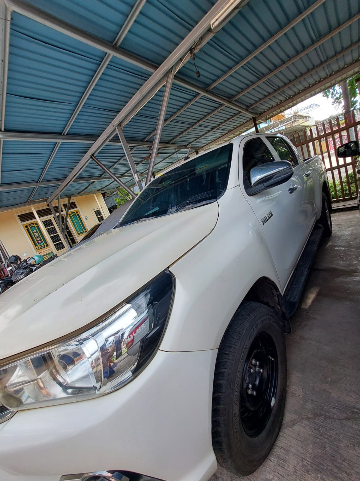 TOYOTA HILUX DOUBLECABIN