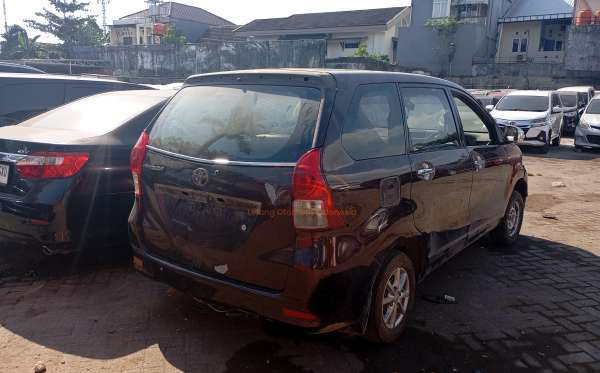 TOYOTA AVANZA