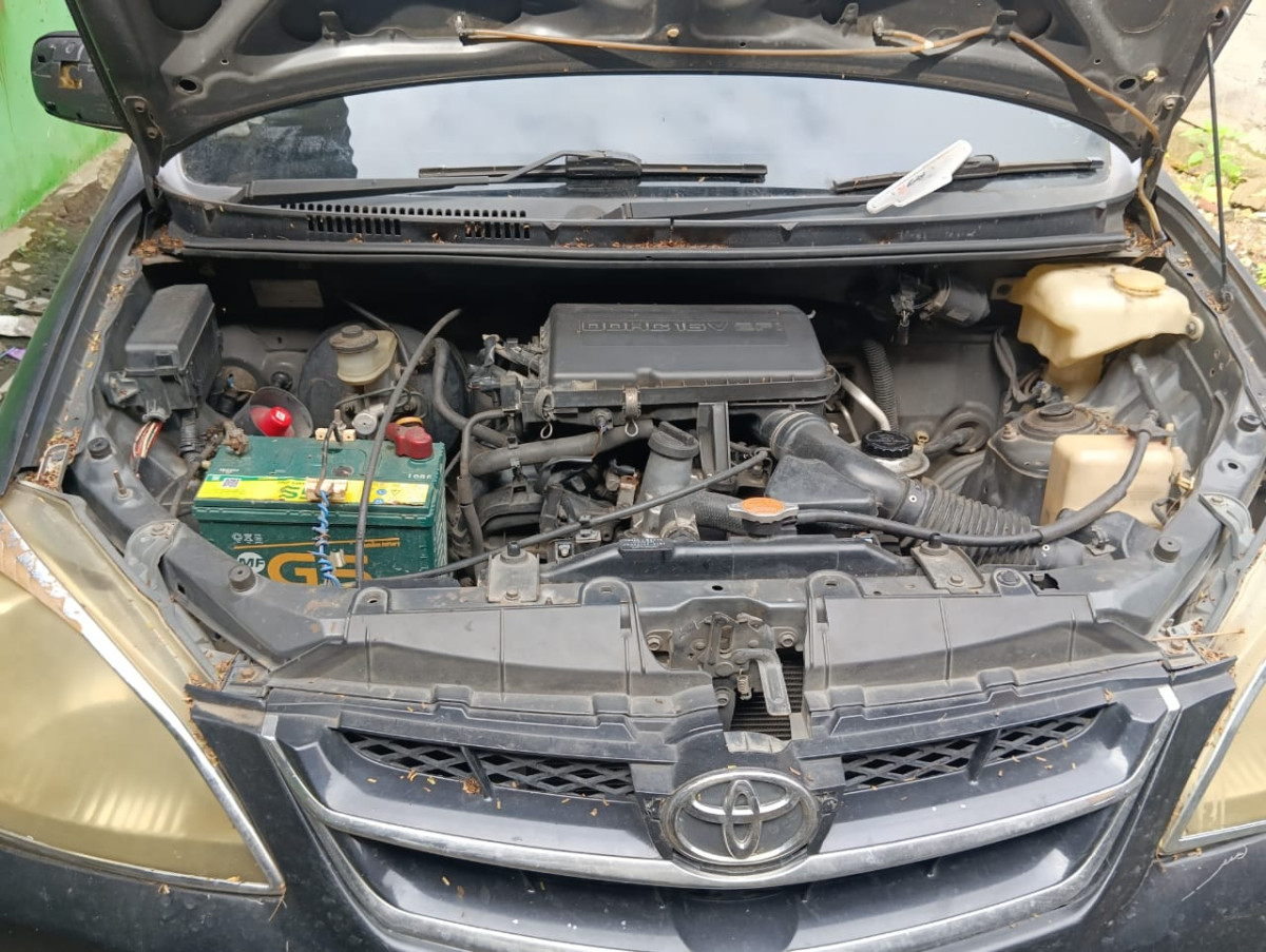 TOYOTA AVANZA