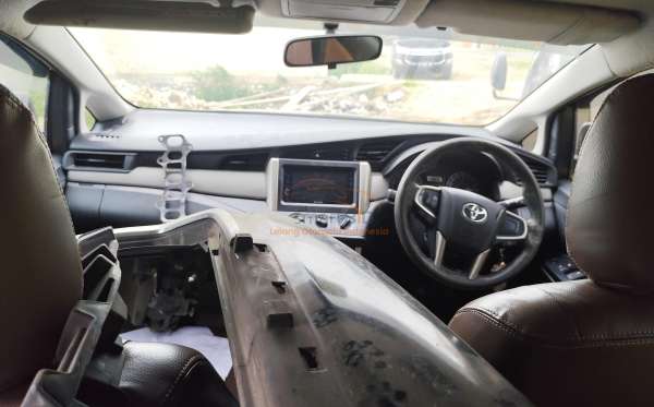 TOYOTA INNOVA G DIESEL