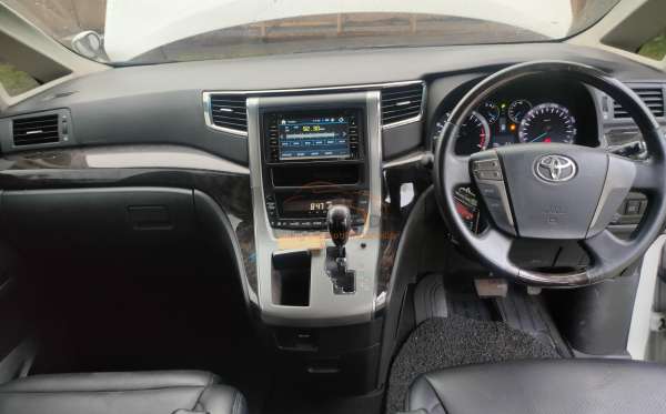 TOYOTA ALPHARD 2.4
