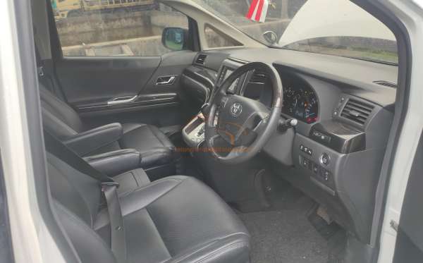 TOYOTA ALPHARD 2.4
