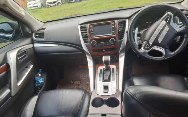 MITSUBISHI PAJERO SPORT