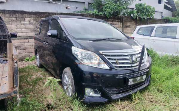TOYOTA ALPHARD 2.4