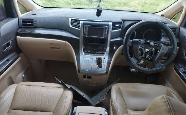 TOYOTA ALPHARD 2.4