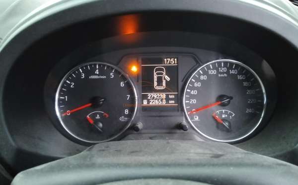 NISSAN X TRAIL
