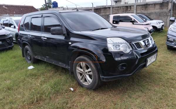 NISSAN X TRAIL