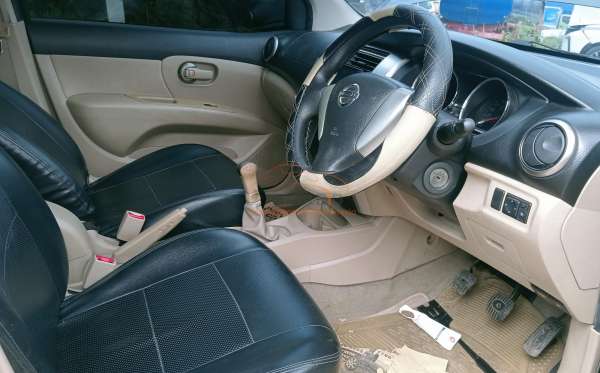 NISSAN GRAND LIVINA XV