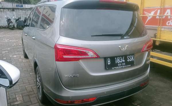 WULING  CORTEZ