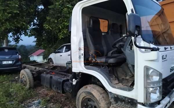 ISUZU  NMR 81U-HA YIN46.5