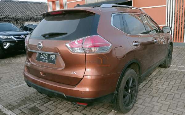 NISSAN X TRAIL 2.5