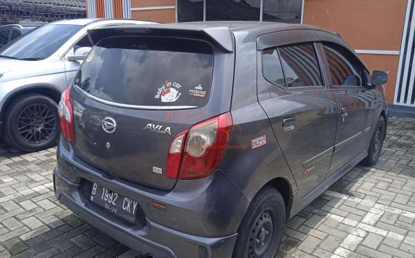 DAIHATSU AYLA M MT