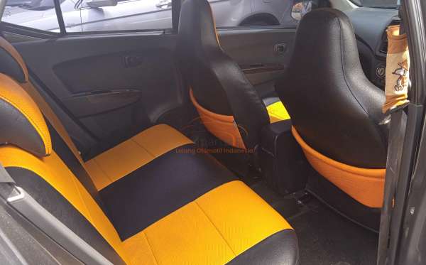 DAIHATSU AYLA M MT