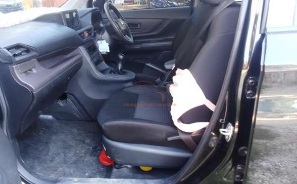 TOYOTA AVANZA 1.3 E