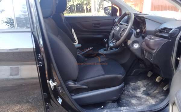 TOYOTA AVANZA 1.3 E