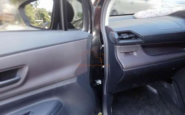 TOYOTA AVANZA 1.3 E