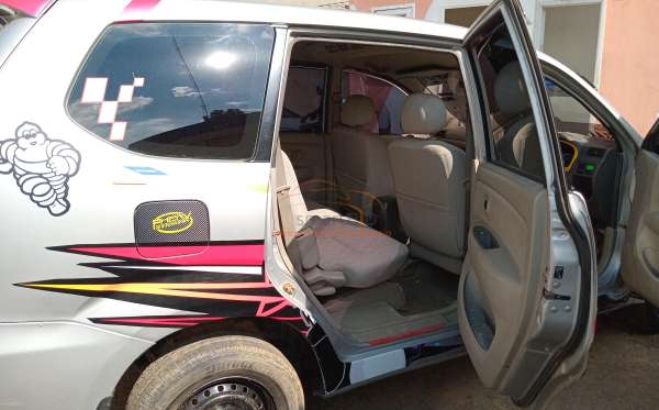 TOYOTA AVANZA
