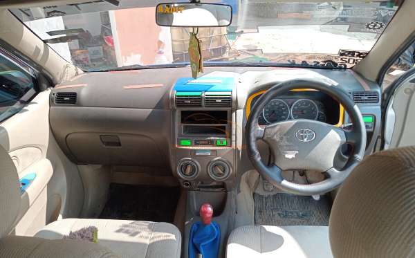 TOYOTA AVANZA