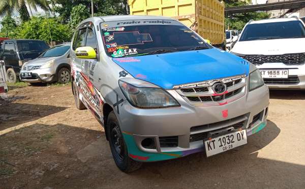 TOYOTA AVANZA