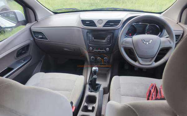 WULING CONFERO