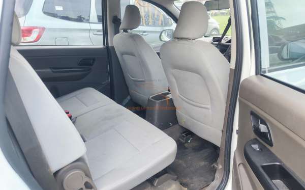 WULING CONFERO