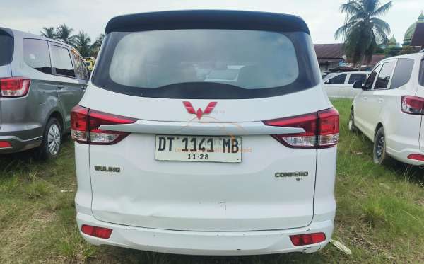 WULING CONFERO