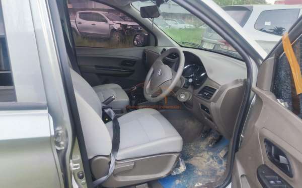 WULING CONFERO 1.5 DB MY (4X2)