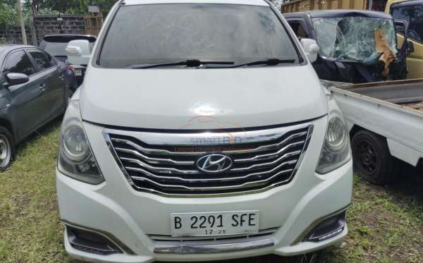 HYUNDAI H-1 2.5 AT