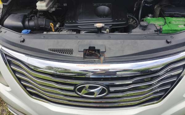 HYUNDAI H-1 2.5 AT