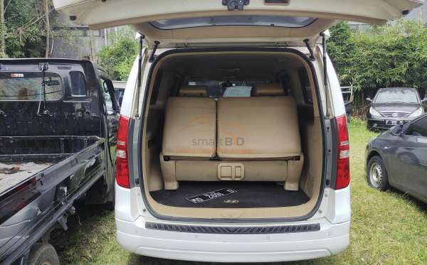 HYUNDAI H-1 2.5 AT