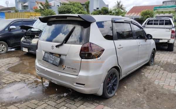SUZUKI ERTIGA GL