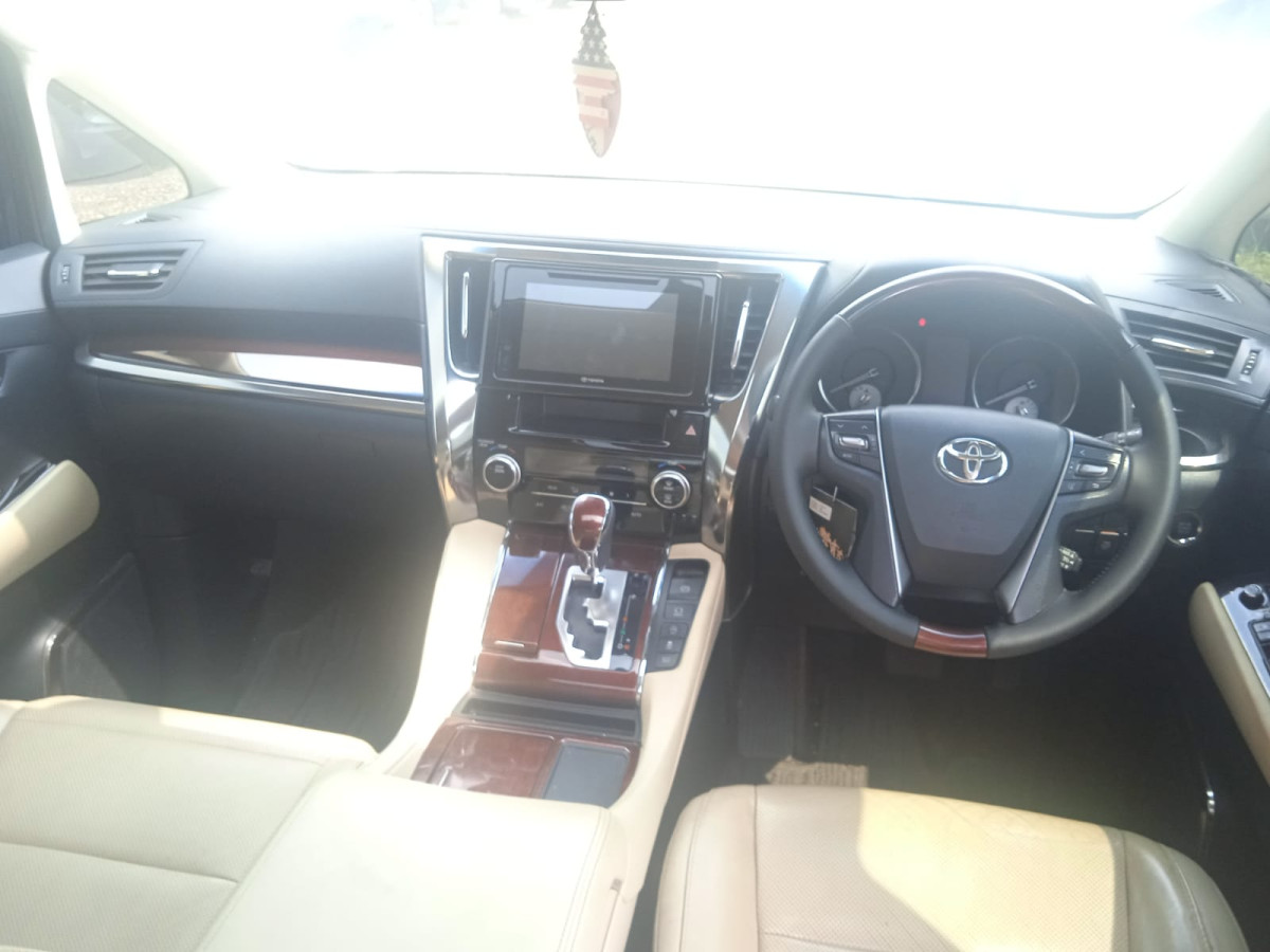 TOYOTA ALPHARD 2.5