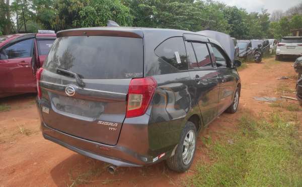 DAIHATSU SIGRA