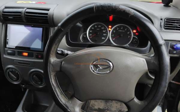 DAIHATSU XENIA