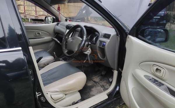 DAIHATSU XENIA