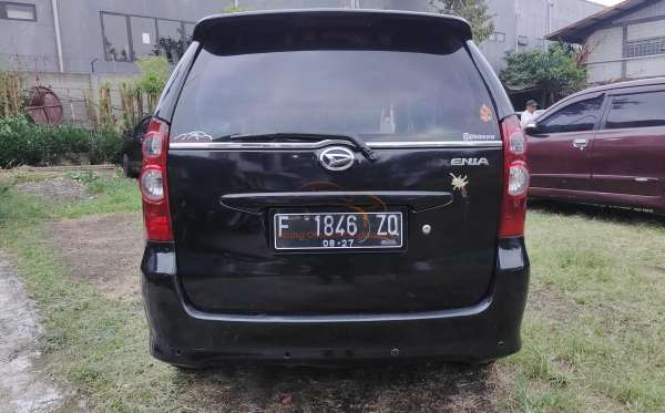 DAIHATSU XENIA