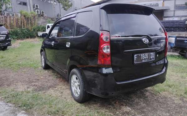 DAIHATSU XENIA
