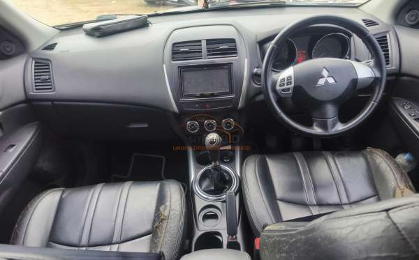 MITSUBISHI OUTLANDER SPORT
